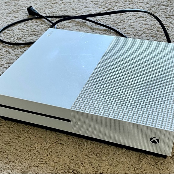XBox One S 1TB Console - Picture 8 of 12